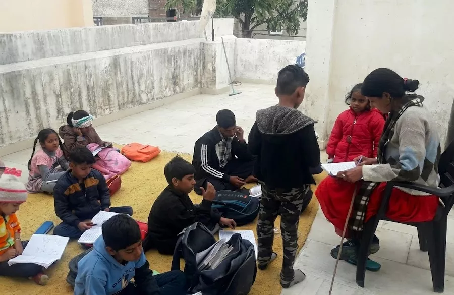 Interactive outdoor education activity with school children